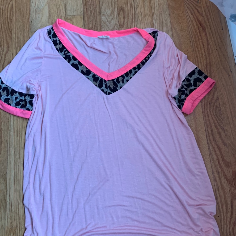 Pink tee